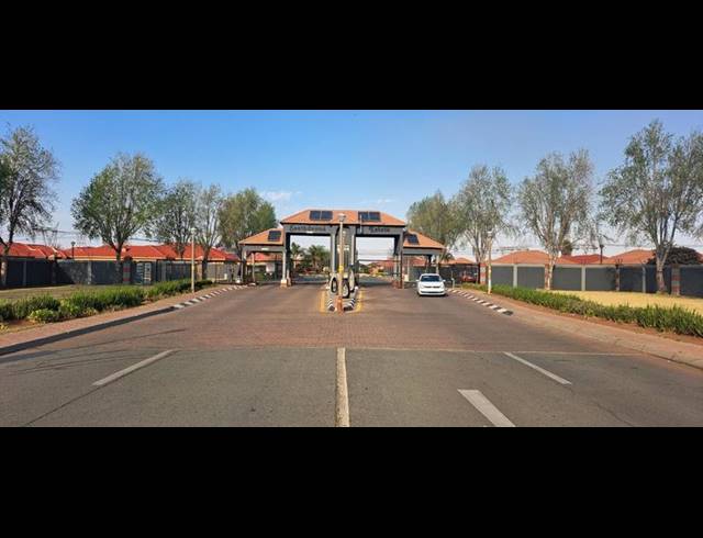 3 BEDROOM HOUSE FOR SALE IN ALBERTSDAL